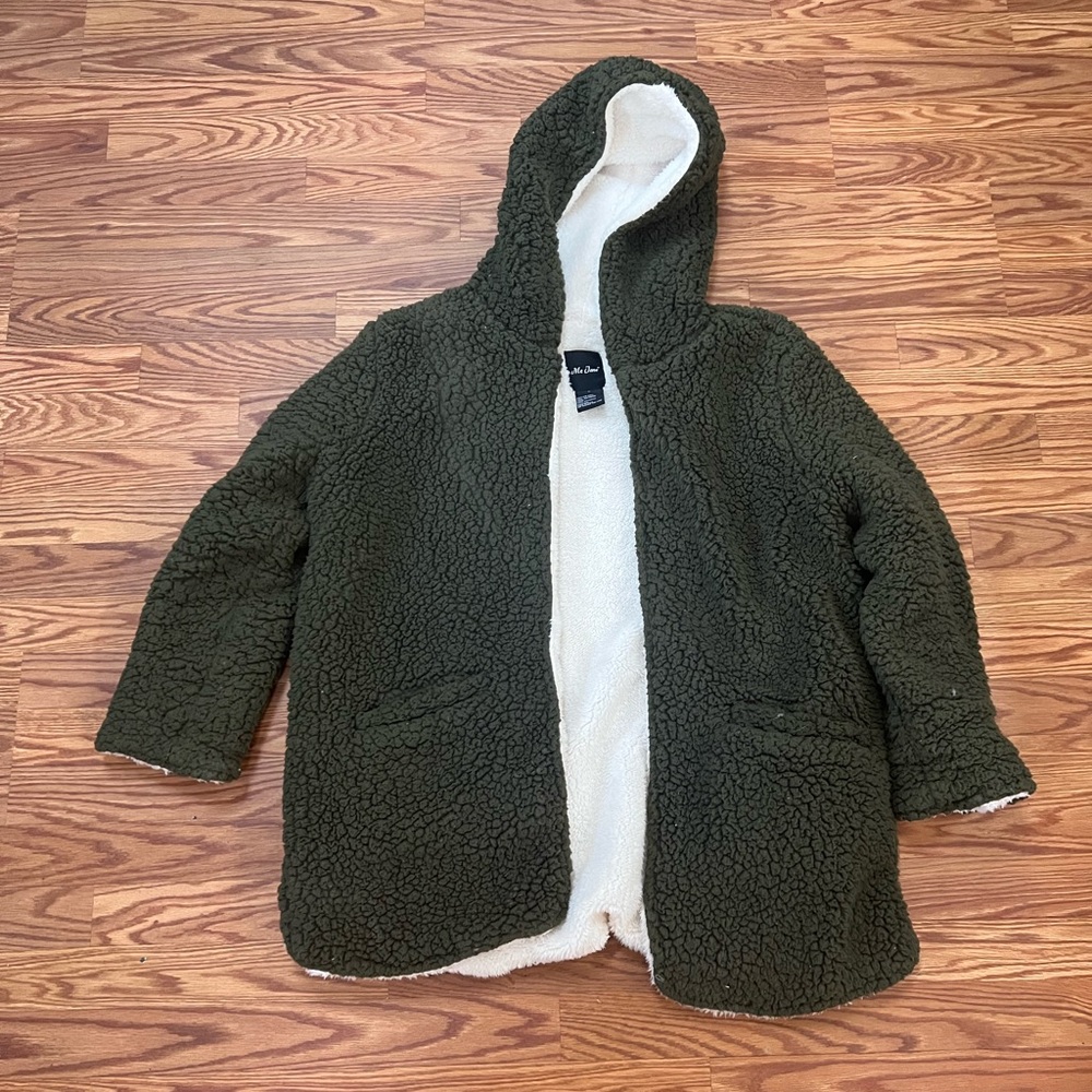 Me Jane Fluffy oversized Teddy Jacket - Size Medium - Green and White coloring